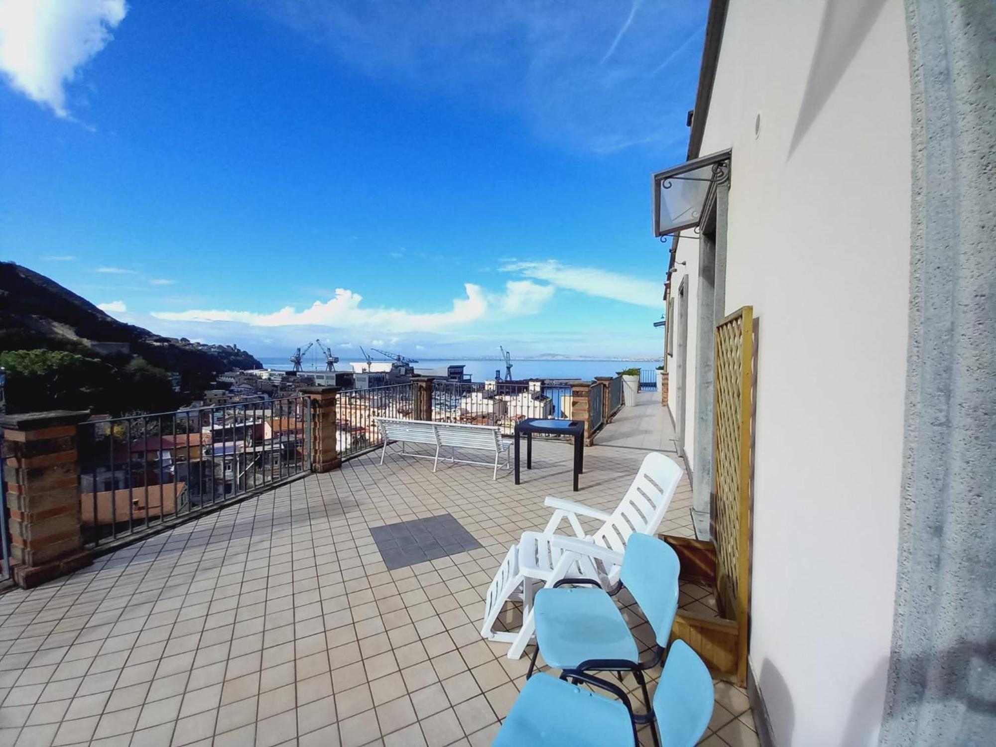 Хостел Stabia Gulfview Кастелламмаре-ди-Стабия Экстерьер фото